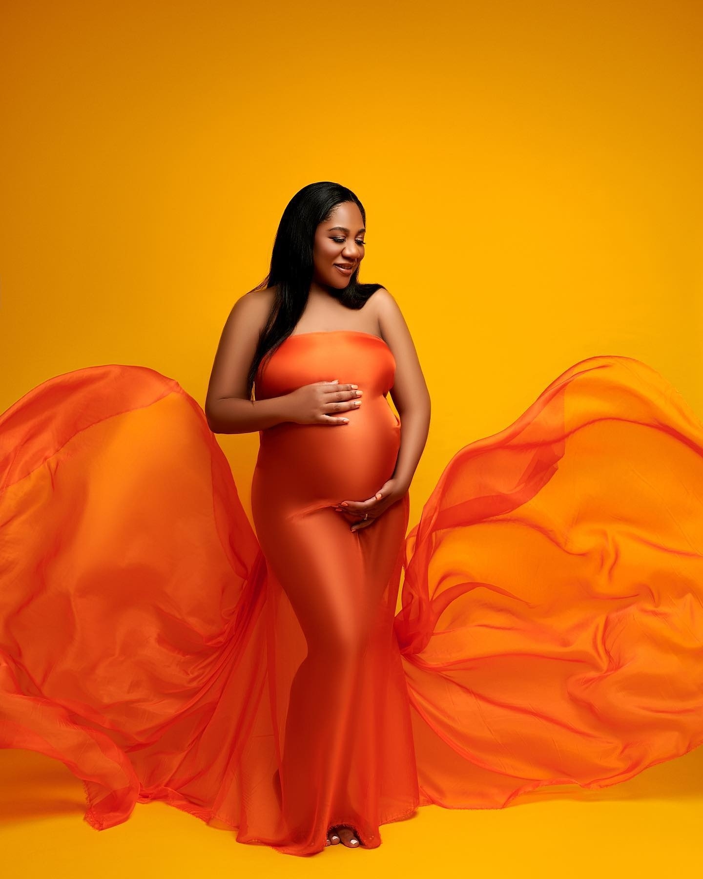 Bright and beautiful! ⁠
⁠
#repost  @gricelsphotography ⁠
⁠
Summer vibes 🧡💛⁠
⁠
Makeup by @vanessa_rizzo ⁠
Backdrop: @savageuniversal ⁠
Lighting: @paulcbuffinc ⁠
Fabric: @before.and.ever ⁠
⁠
⁠
#Ootd #melanin #babyfever #motherhood #blackmoms #babies #love #happy #mom #greatness #blacklove #mompreneur #millennialmoms #blackmotherhood #momlife #blackmamas #maternity #inlove #munaluchi #blessed #mombloggers #smile #munababy #mommyblog #munamommy