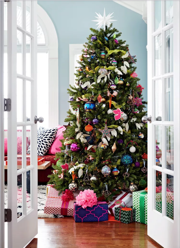 12 Stunning Christmas Tree Decorating Trends You'll Love - MunaMommy